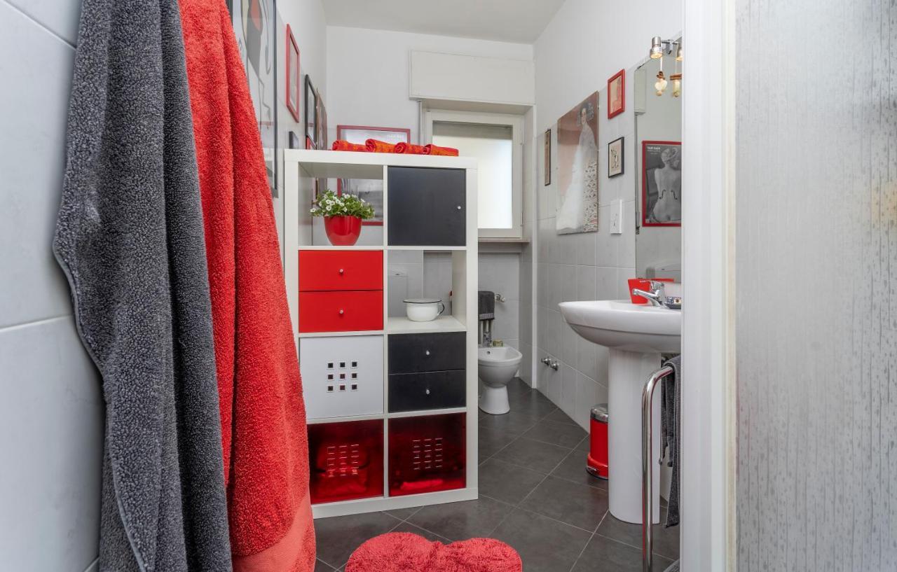 Udine Viale Venezia Huge Red Apartment Exterior foto