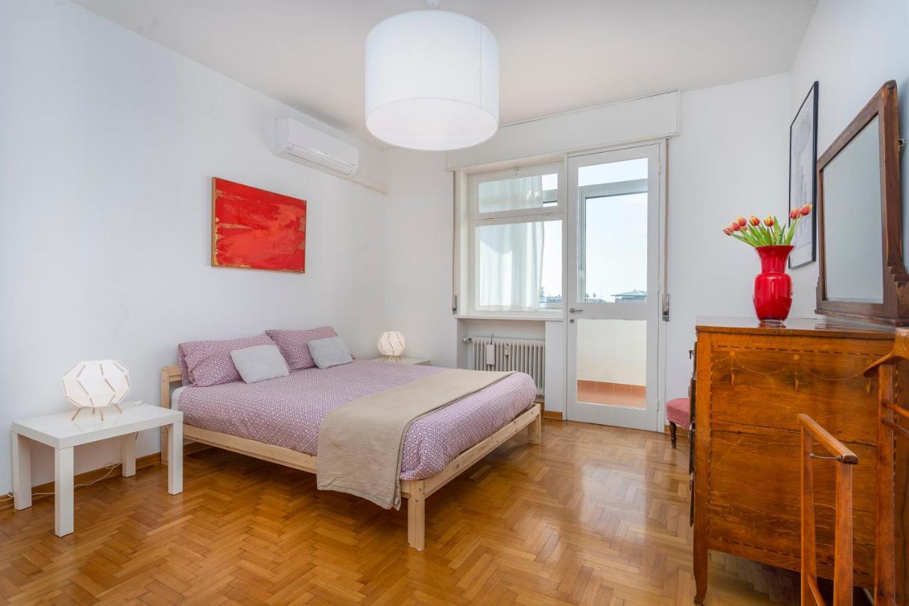 Udine Viale Venezia Huge Red Apartment Exterior foto